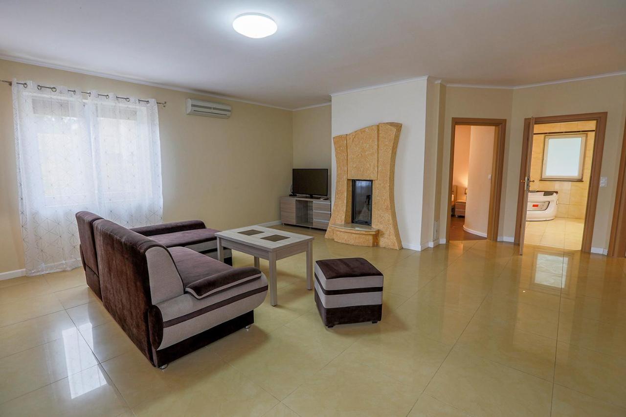 Louisapark Villa Lagow  Exterior photo